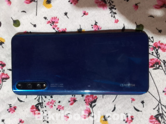 HUAWEI Y8p